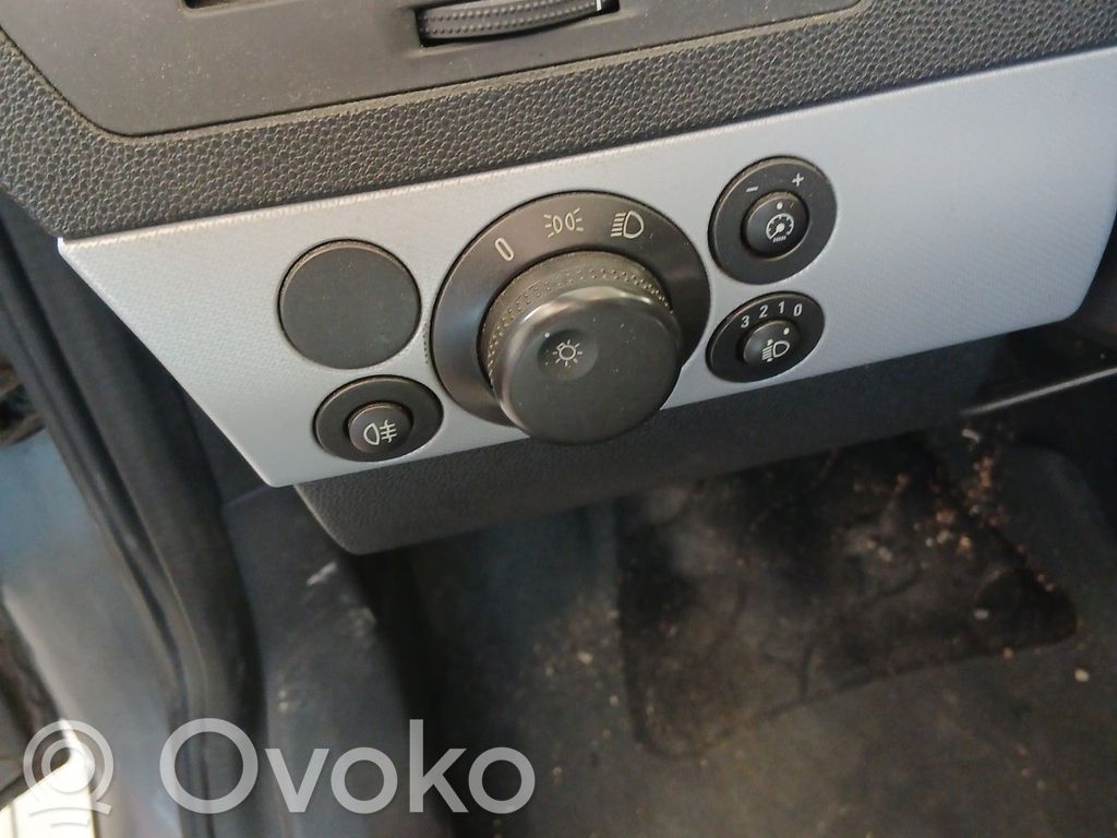 Opel Astra H Interruptor de luz 