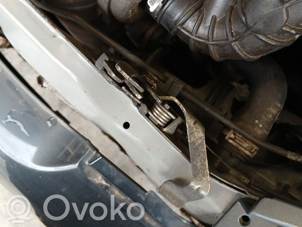 Peugeot 107 Serrure de capot 