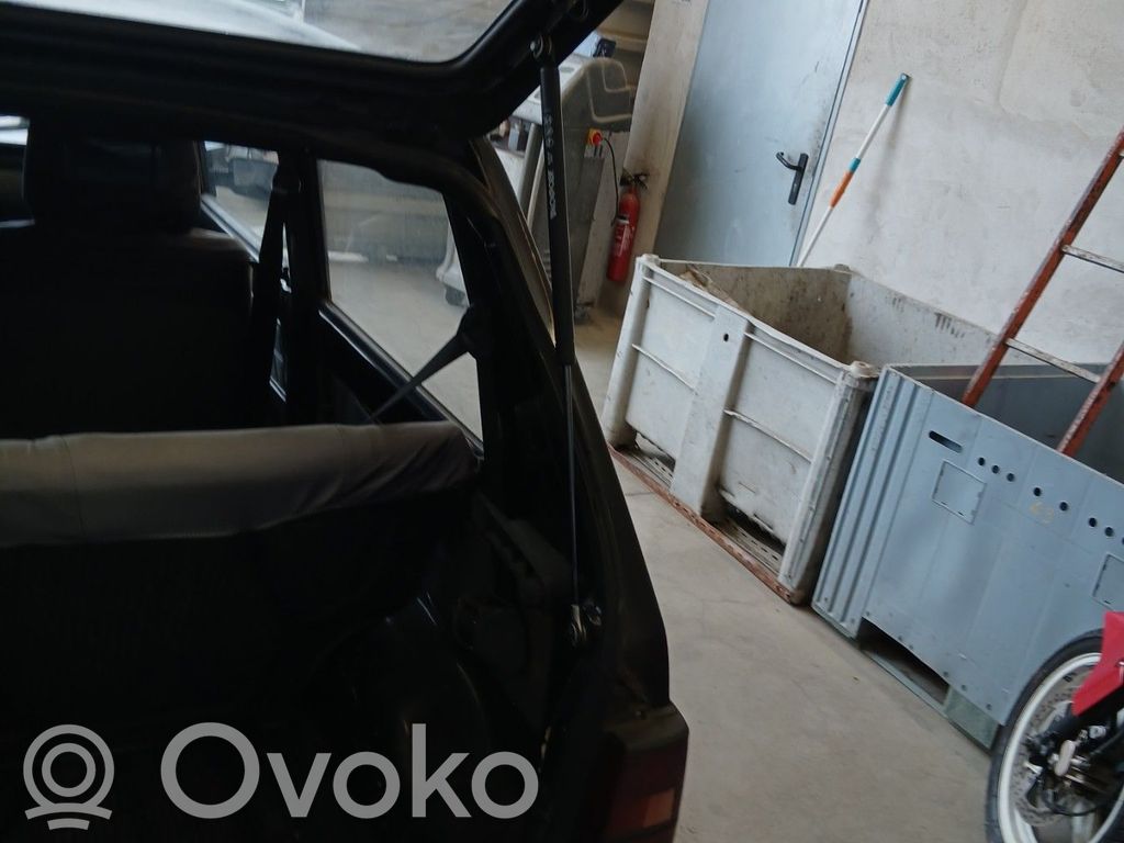 Fiat Panda 141 Amortiguador/puntal del maletero/compartimento de carga 