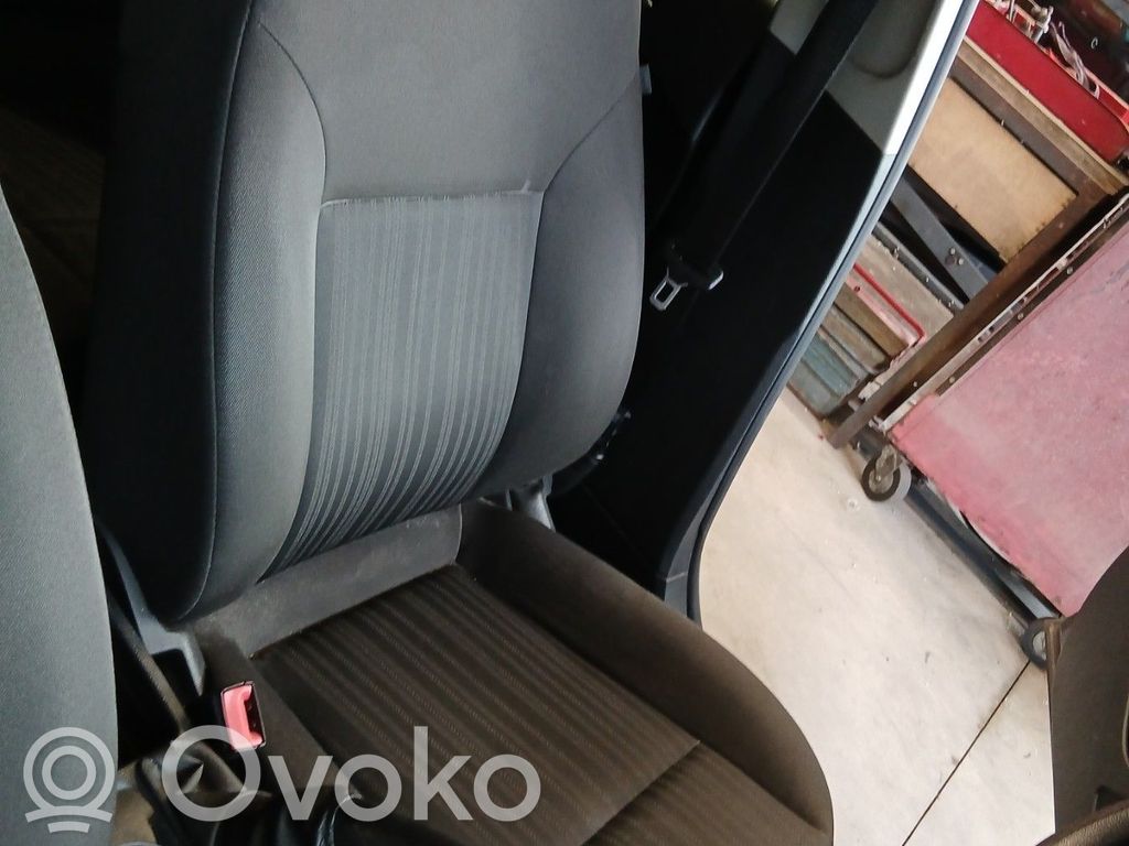 Opel Astra J Juego interior 