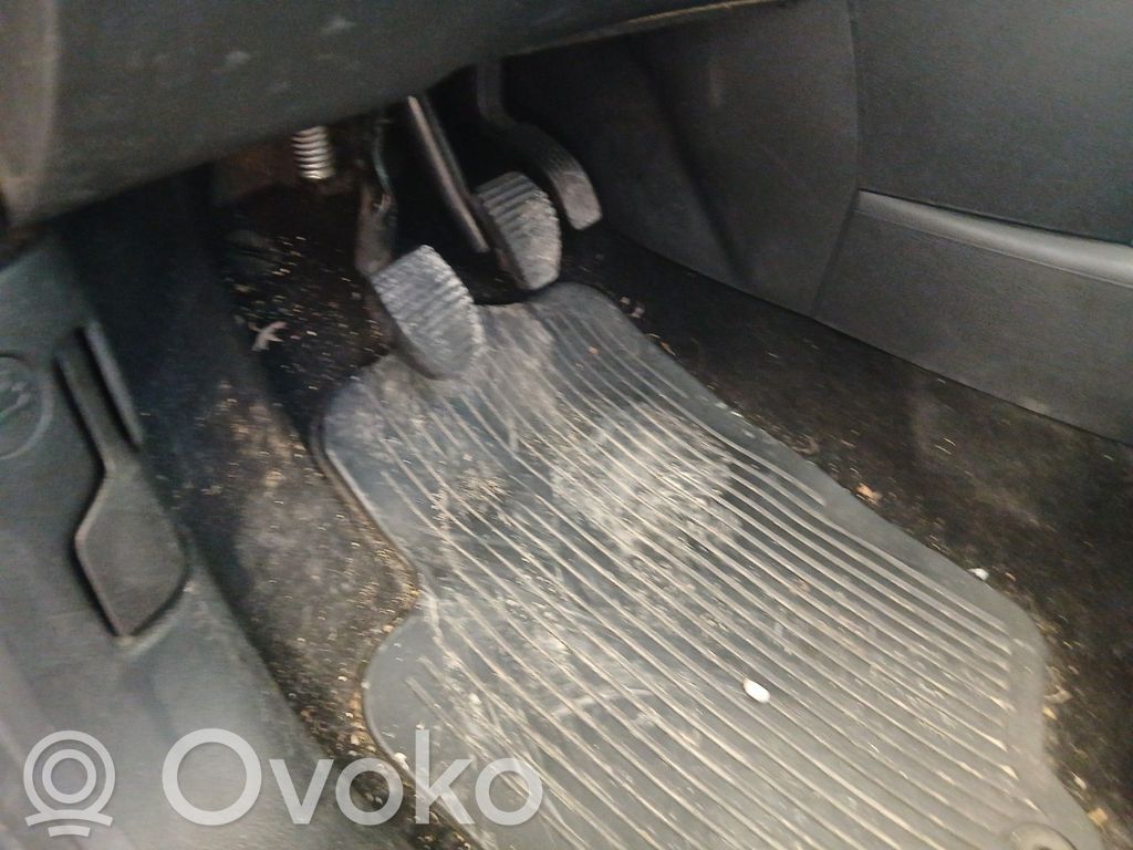 Peugeot 207 Sajūga pedālis 