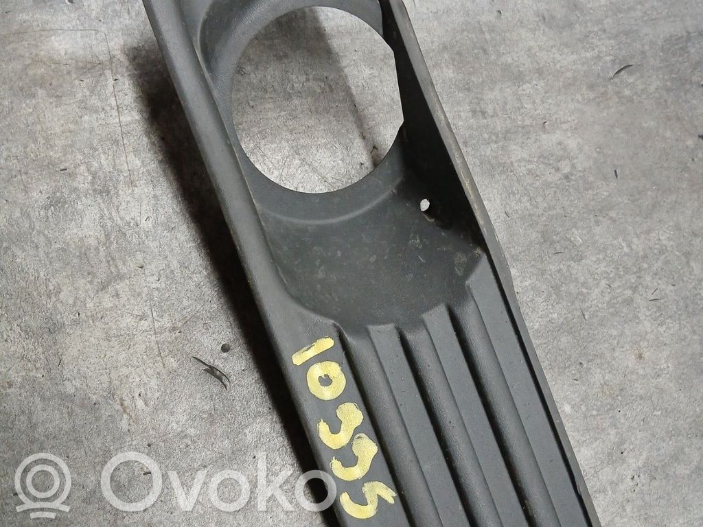 Ford Focus Priešrūkinio žibinto apdaila/ grotelės 