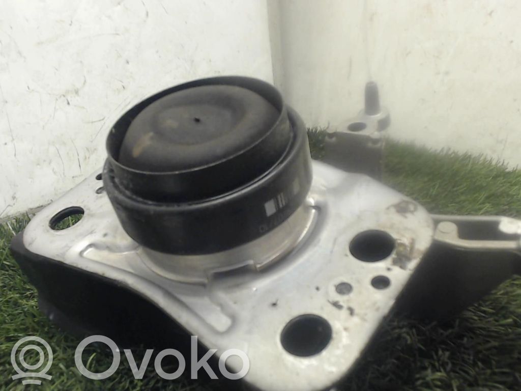 Renault Clio II Engine mount bracket 