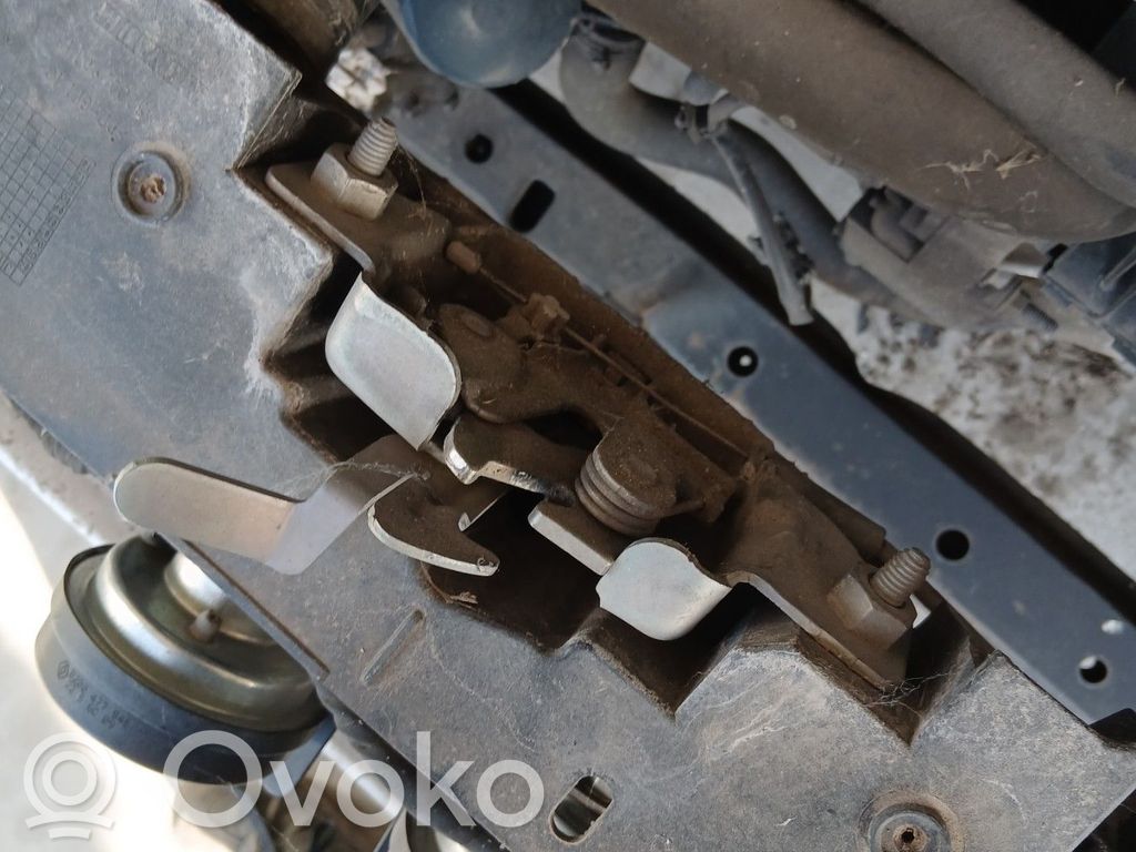 Renault Clio III Zamek pokrywy przedniej / maski silnika 