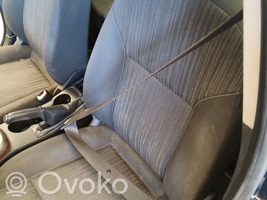 Opel Astra J Cinturón delantero 