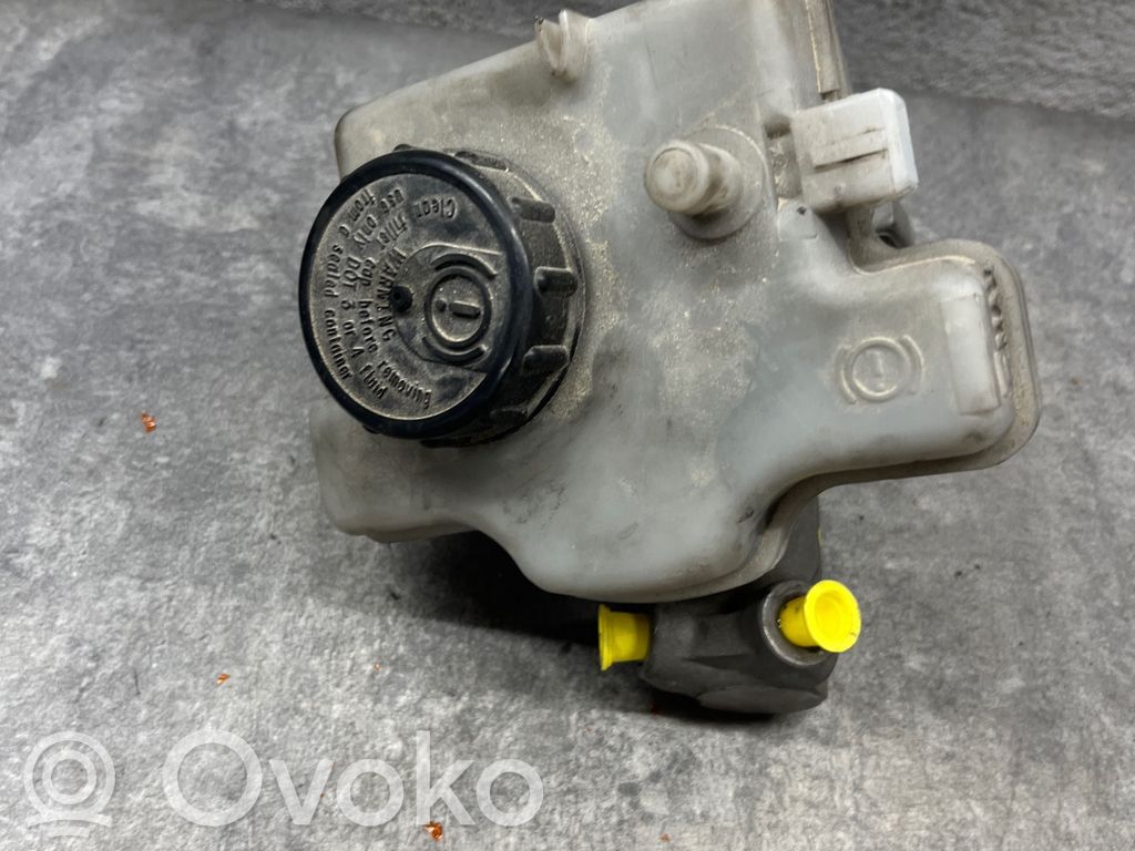Peugeot 106 Główny cylinder hamulca 
