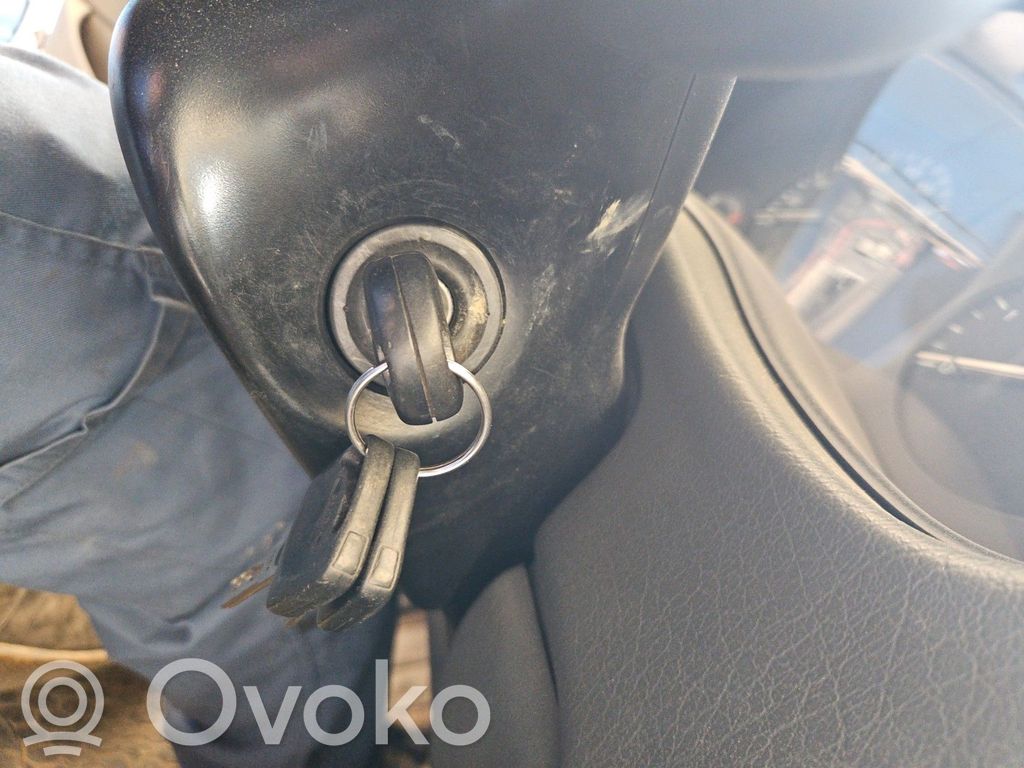 Užvedimo spynelė   1049231
