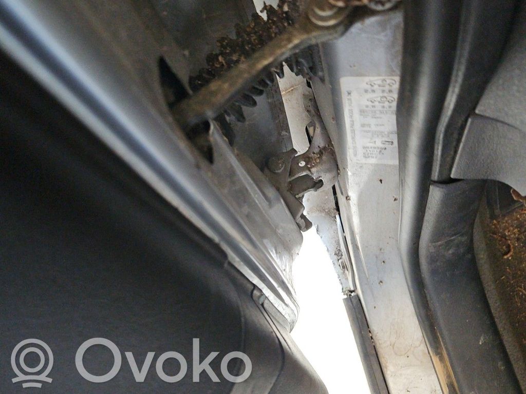 Peugeot 307 Front door check strap stopper 