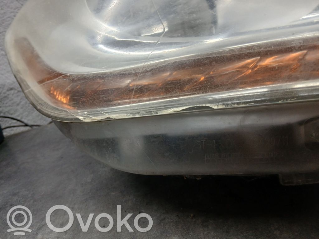 Citroen C4 II Priekinis žibintas 