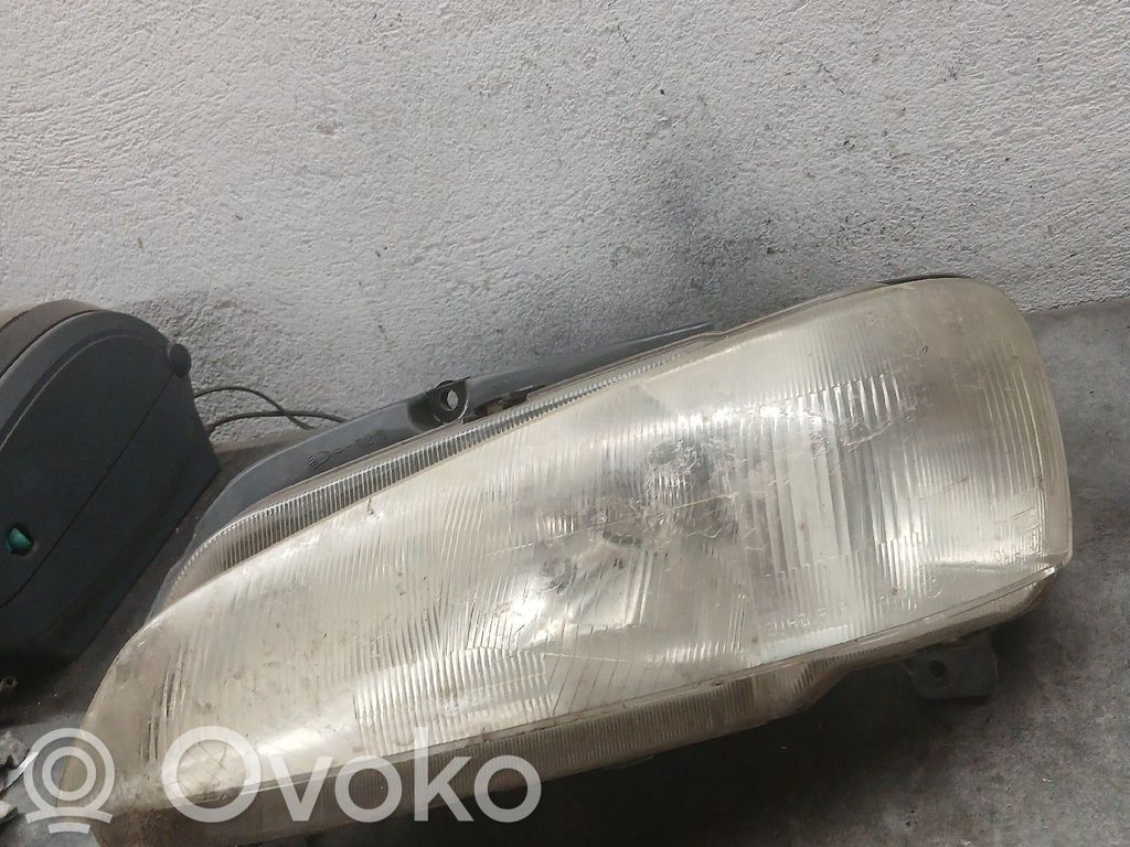 Peugeot 106 Scheinwerfer 