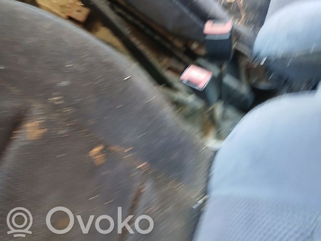 Renault Express Klamra przedniego pasa bezpieczeństwa 