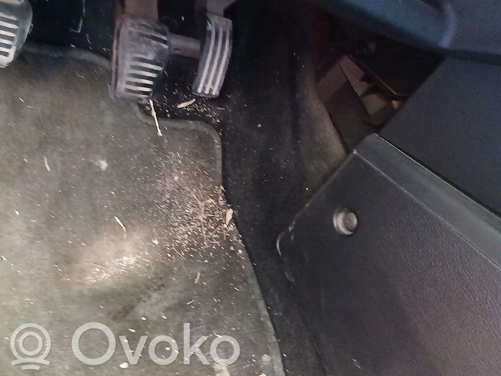 Mazda 2 Kaasupoljin 