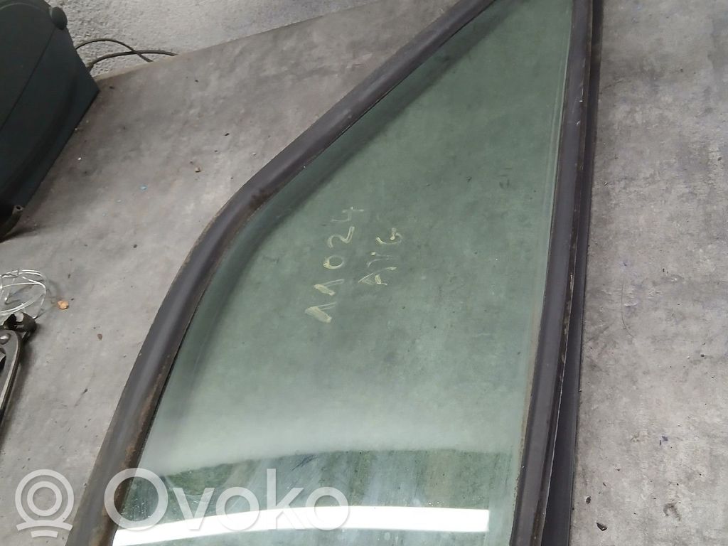 Renault Master II Geam ventilare ușă față patru uși 