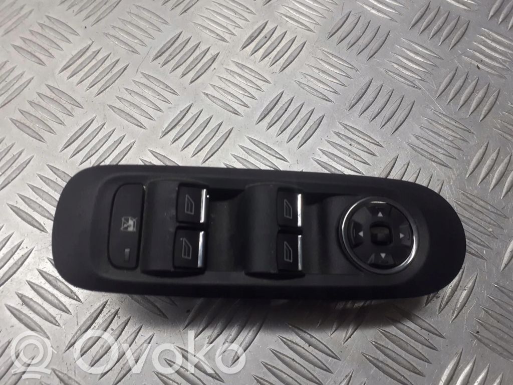 Ford Mondeo MK IV Front door window switch trim 