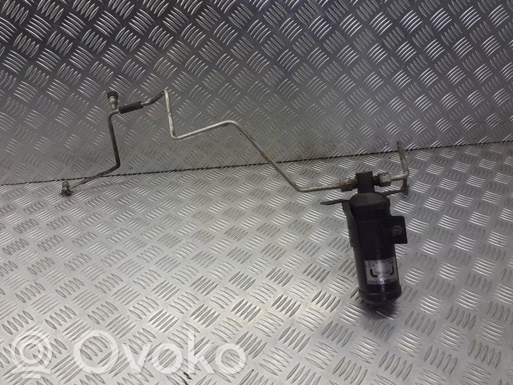 Ilmastointilaitteen putki (A/C)   BRAK
