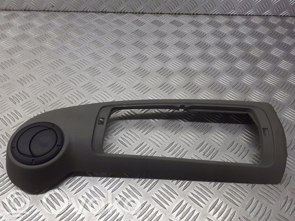 Dacia Sandero Moldura del extremo lateral de panel 