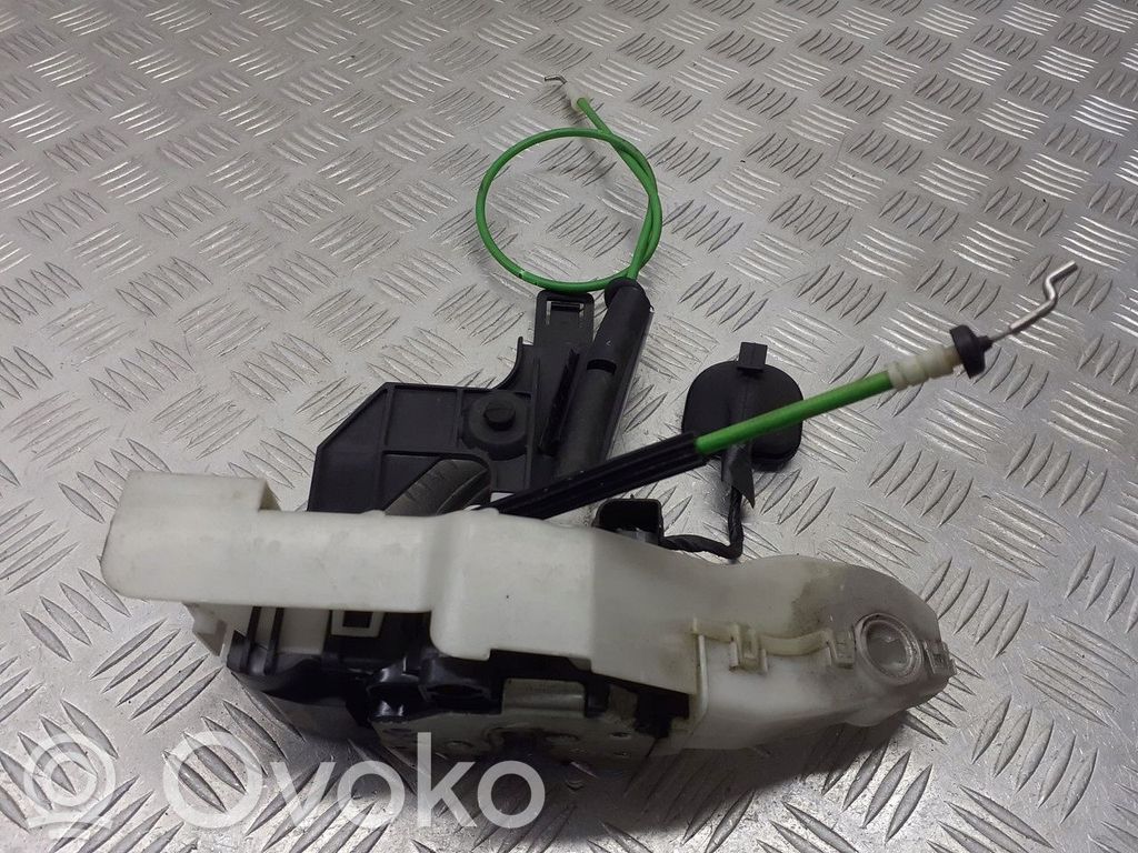 Lancia Ypsilon Front door lock 