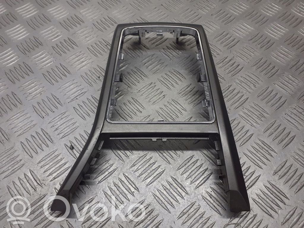 Opel Astra H Rivestimento in plastica cornice della leva del cambio 