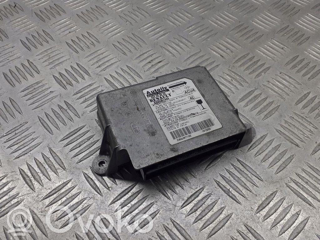 Unidad de control/módulo del Airbag   8200367444
