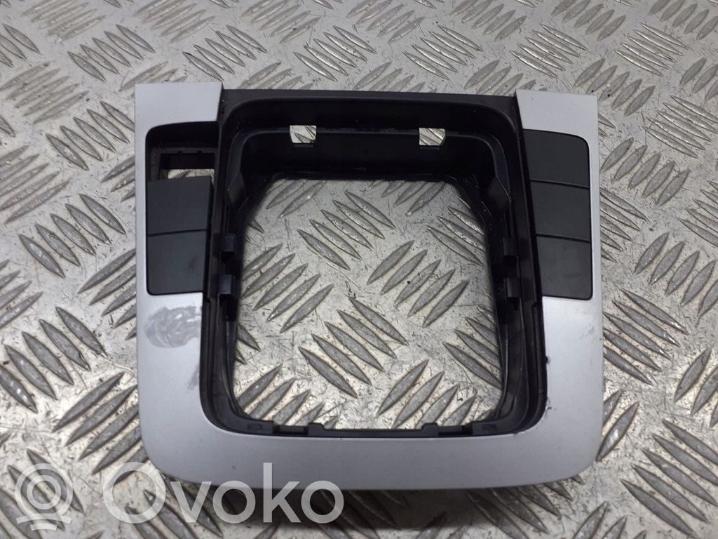 Volkswagen PASSAT B6 Rivestimento in plastica cornice della leva del cambio 