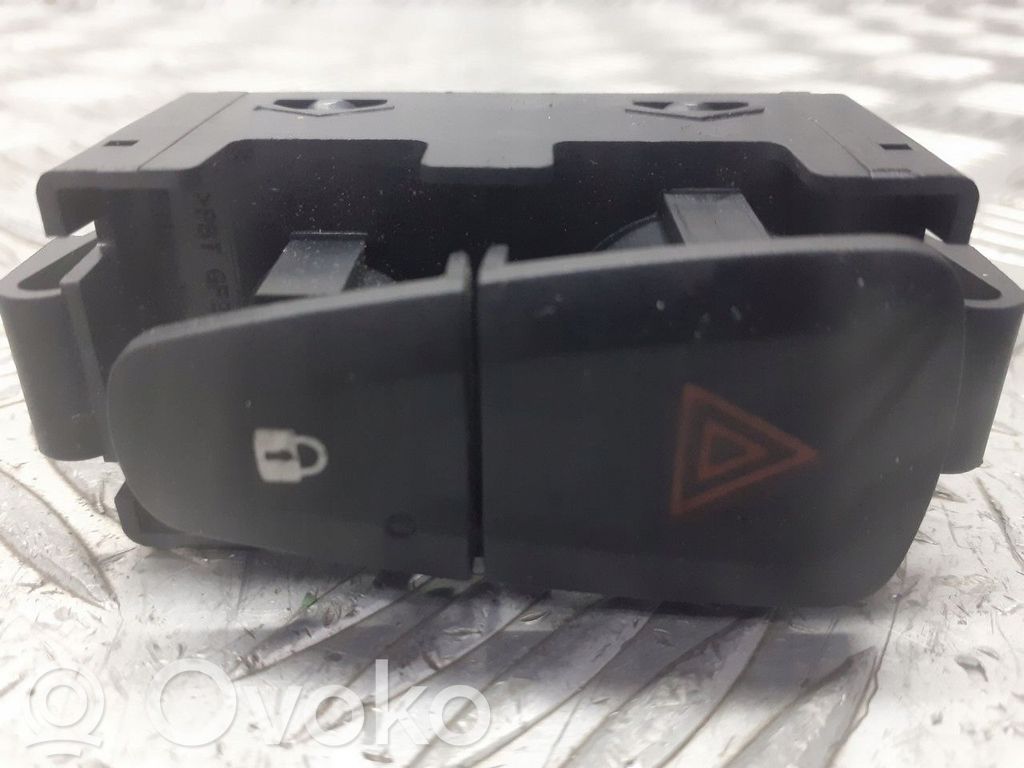 Dacia Sandero II Botón interruptor de luz de peligro 