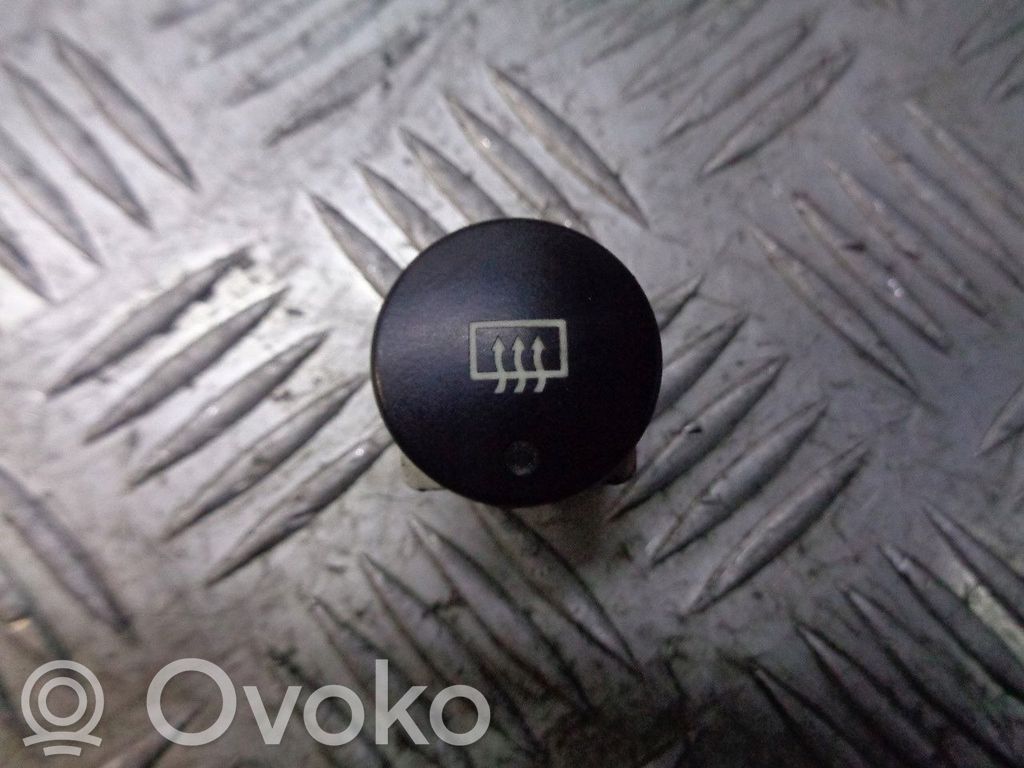 Mirror heating switch