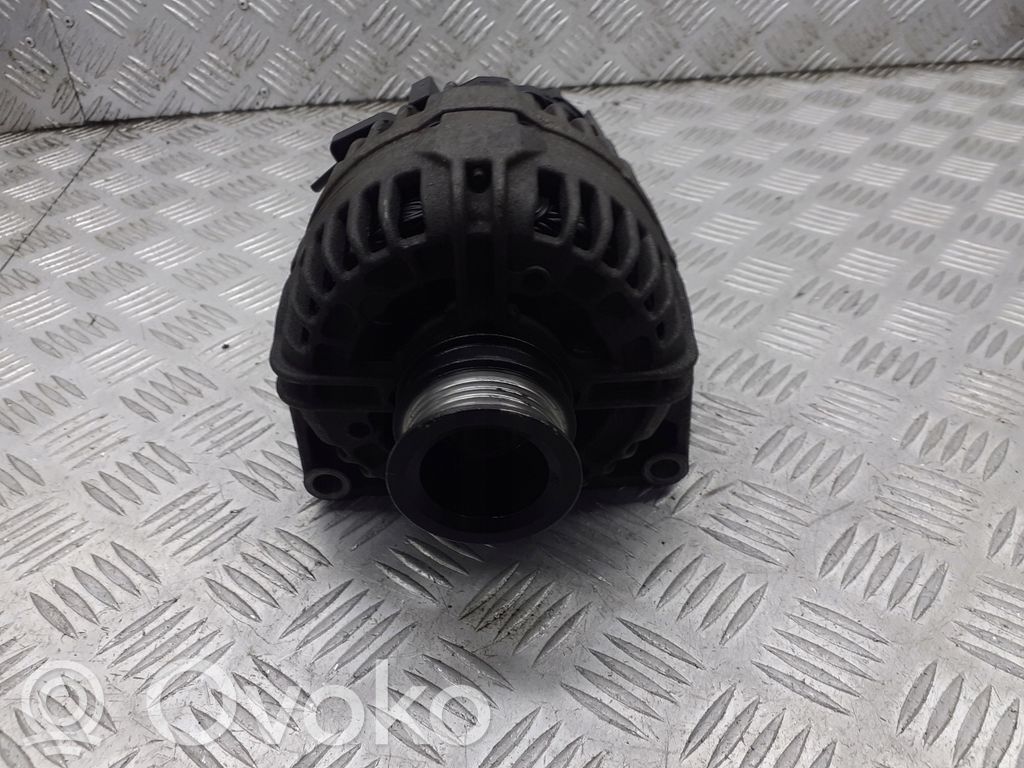 Opel Zafira B Alternador 