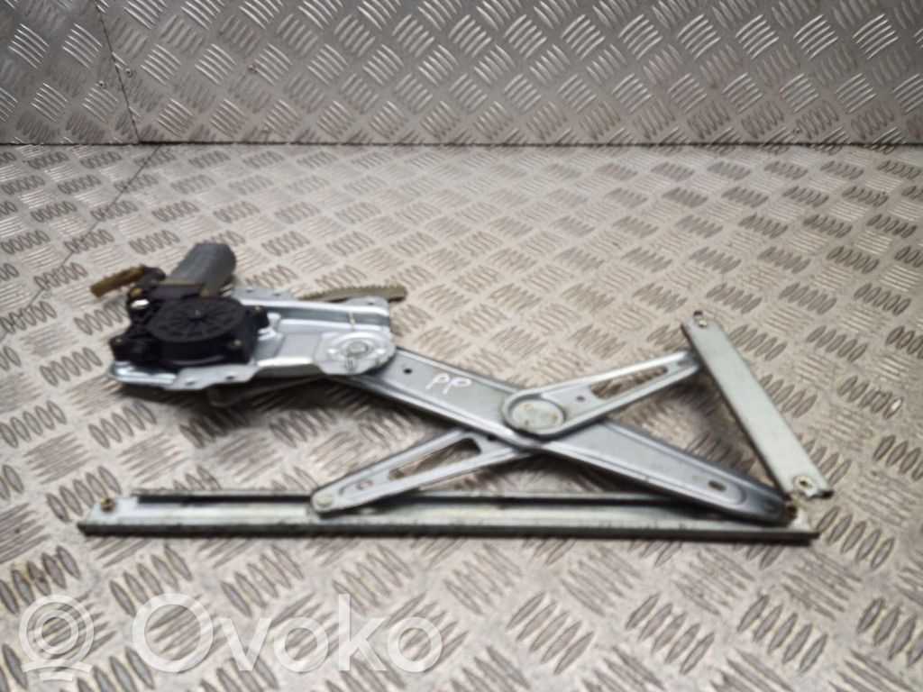 Toyota Yaris Macara ușă față cu motor