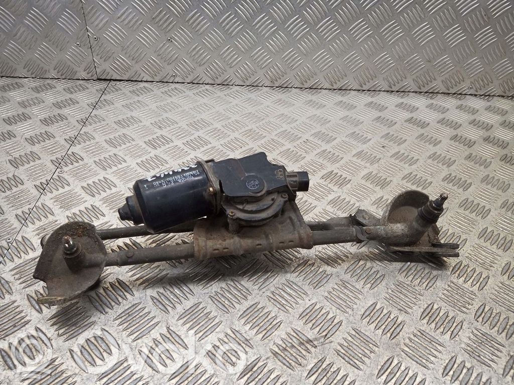 Toyota Yaris Etupyyhkimen vivusto