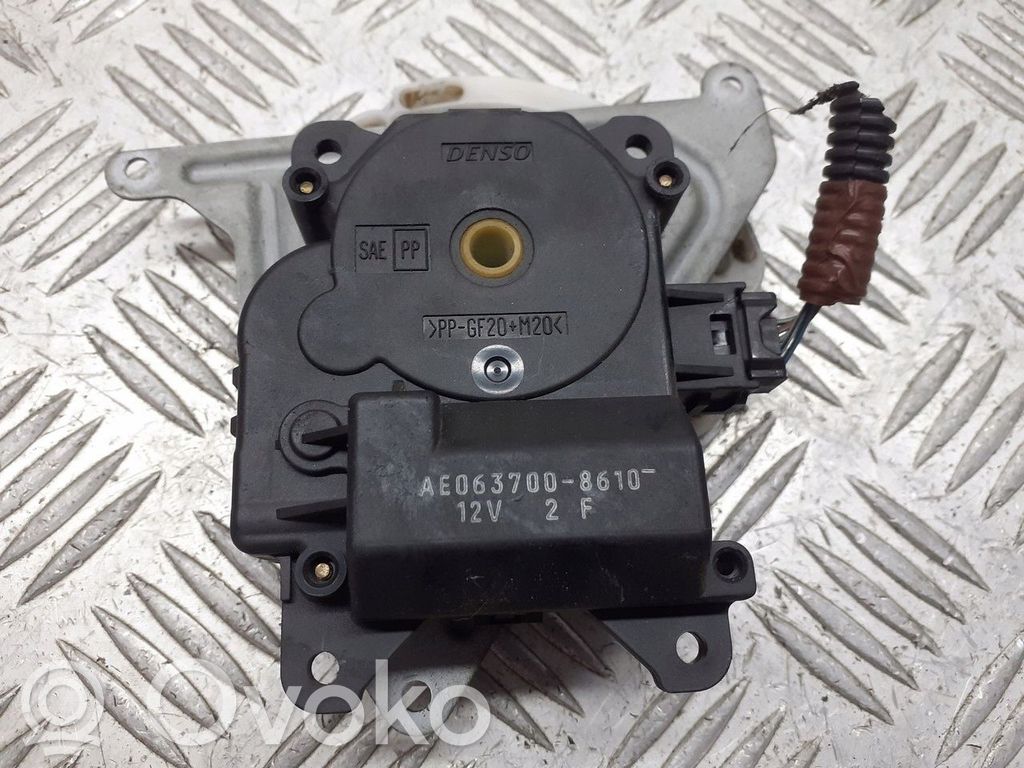 Toyota Avensis T250 Motorino attuatore ricircolo aria dell’A/C 