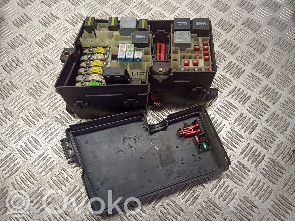 Ford Focus Sulakerasian kansi 