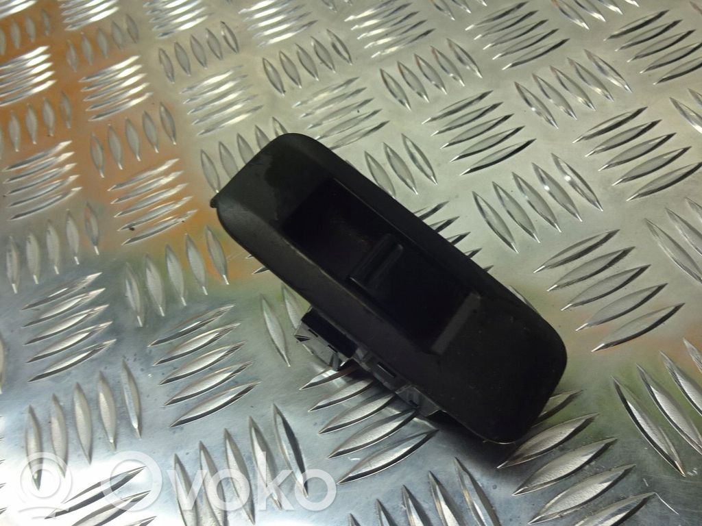 Nissan Primera Interruptor de la ventanilla de ventilación 