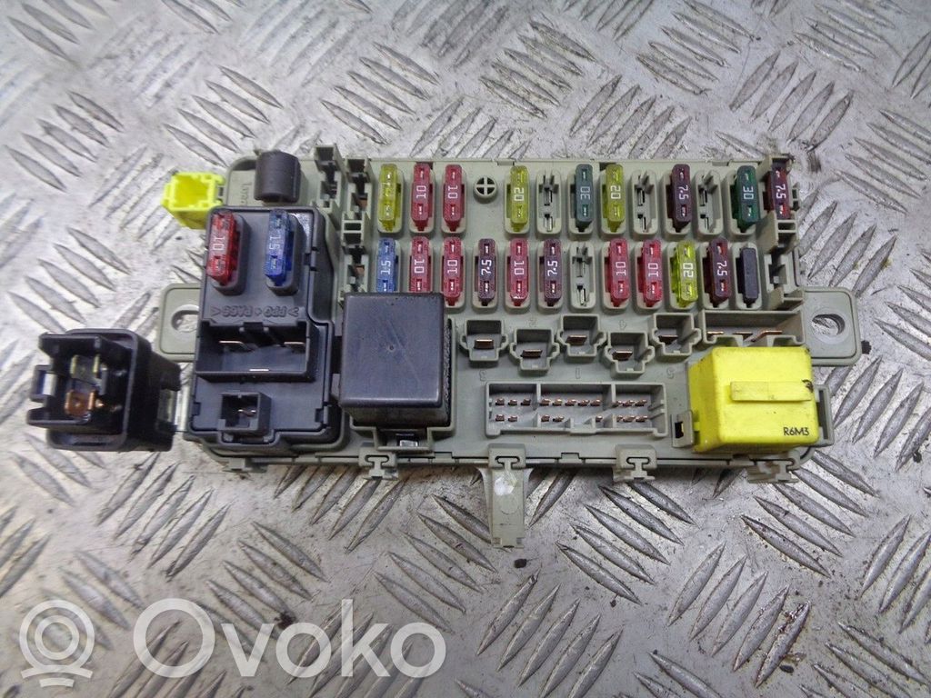 Honda Civic Fuse box cover 