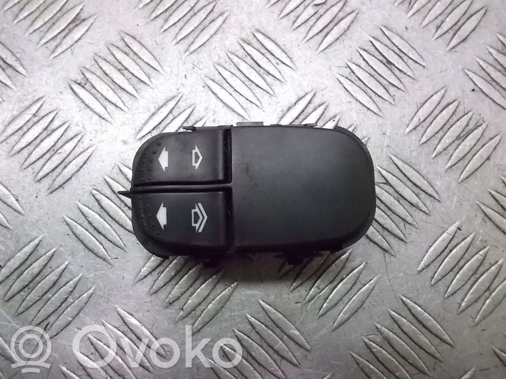 Ford Focus Ramă comutator geam ușă față 