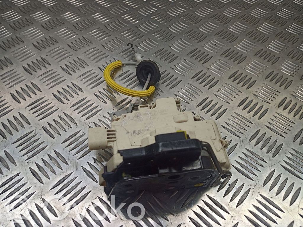 Audi A4 S4 B6 8E 8H Încuietoare ușă spate