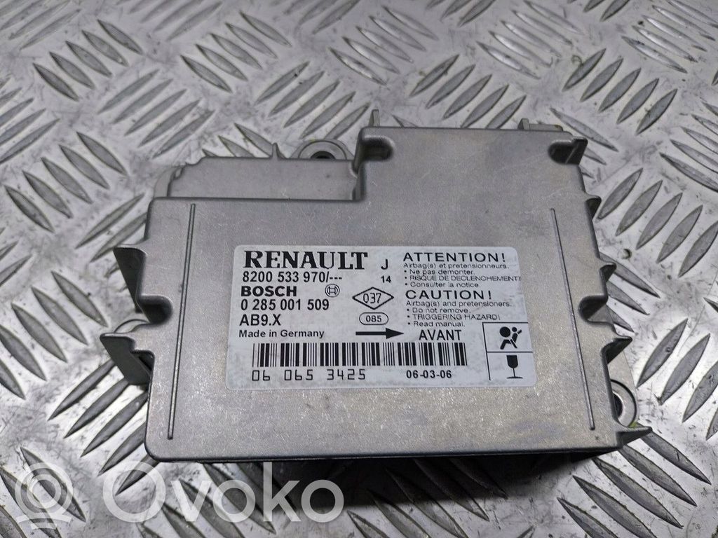Module de contrôle airbag   8200533970