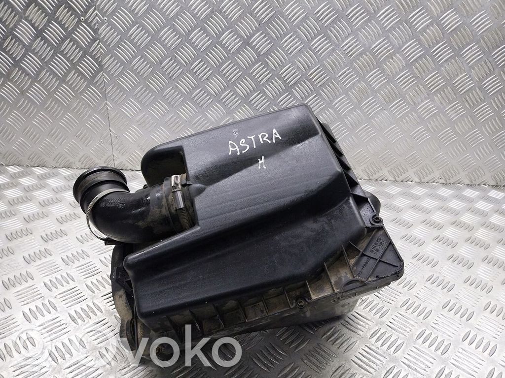 Opel Astra H Obudowa filtra powietrza 