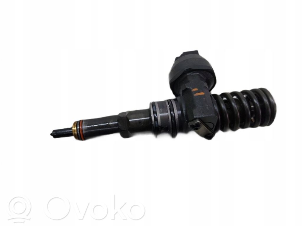Inyector de combustible   038130073AG