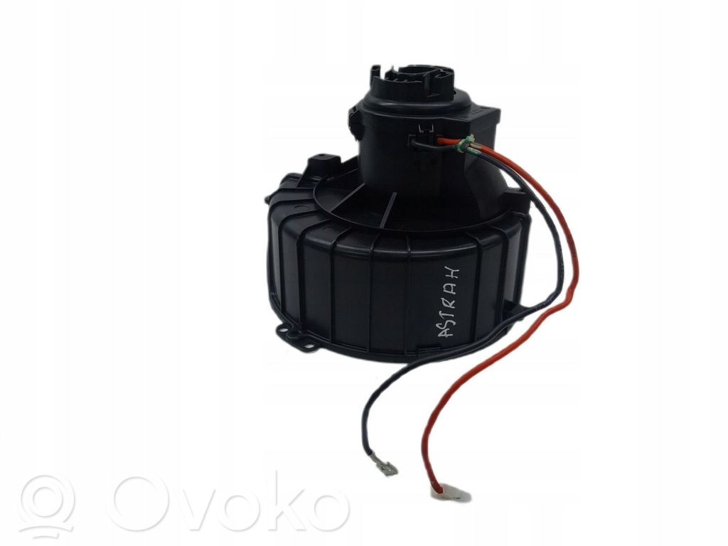 Opel Astra H Moteur de ventilateur porte avant