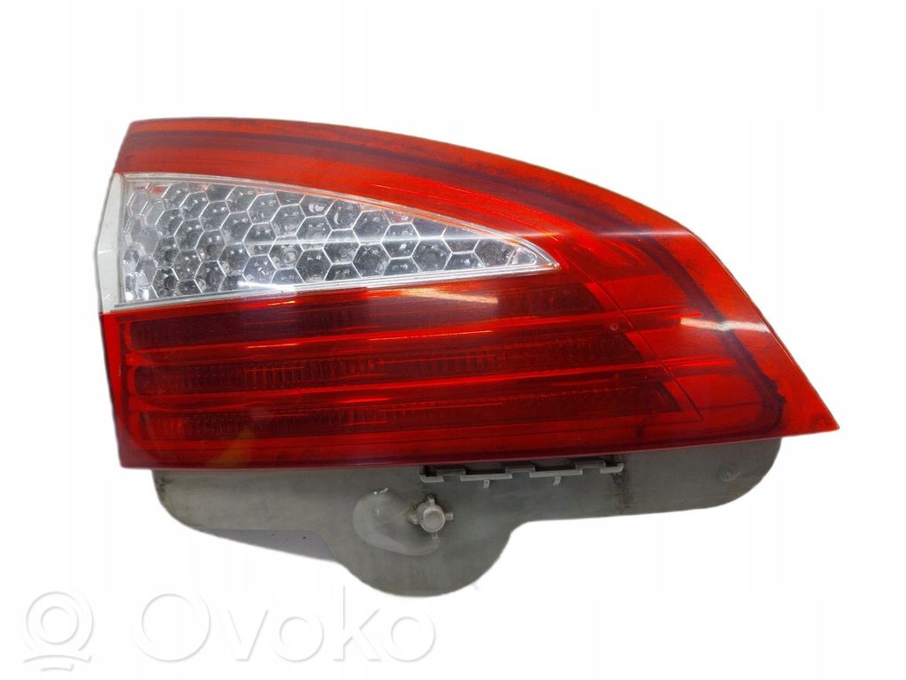 Ford Mondeo MK IV Takaluukun takavalot 