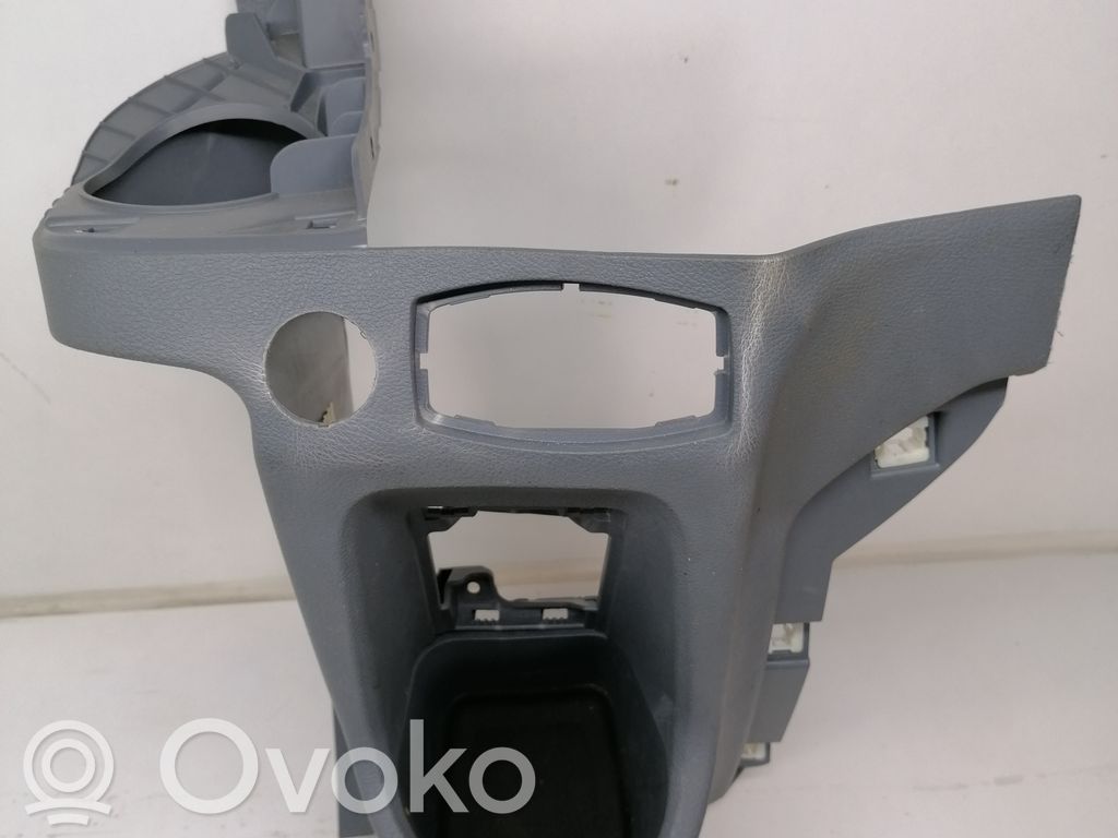 Ford Transit Kita panelės detalė 