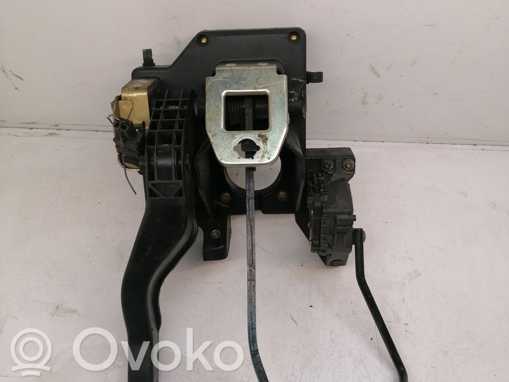 Assemblage pédale   LS610502,1326536080,6PV00824500