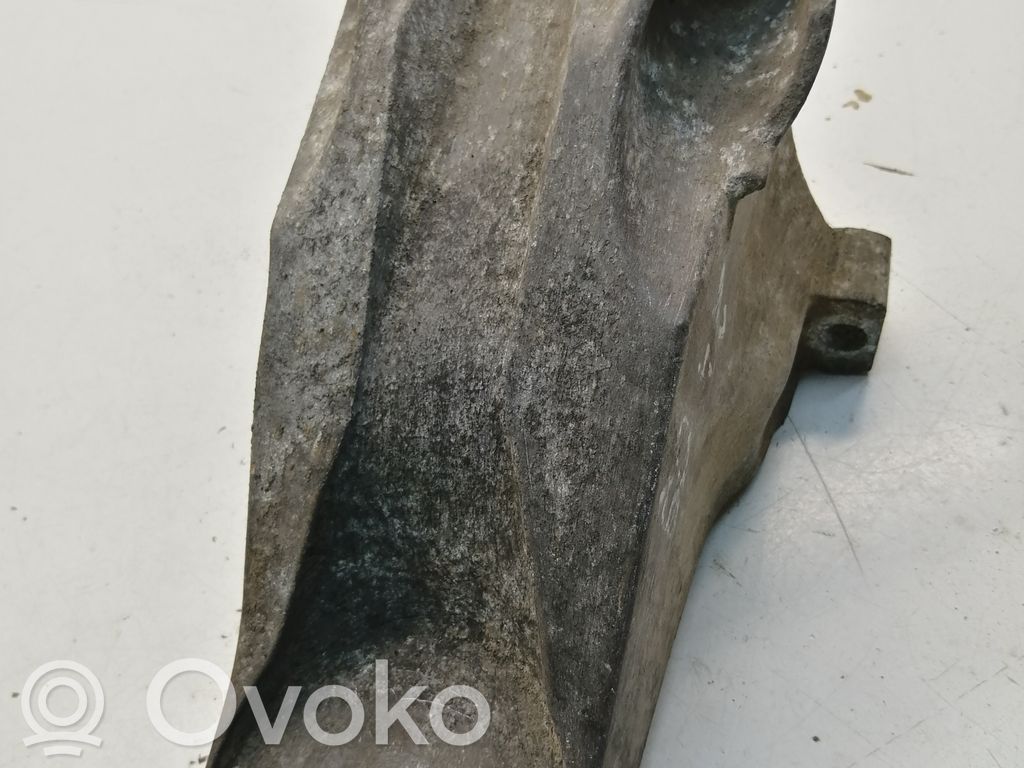 Ford Transit Engine mounting bracket 