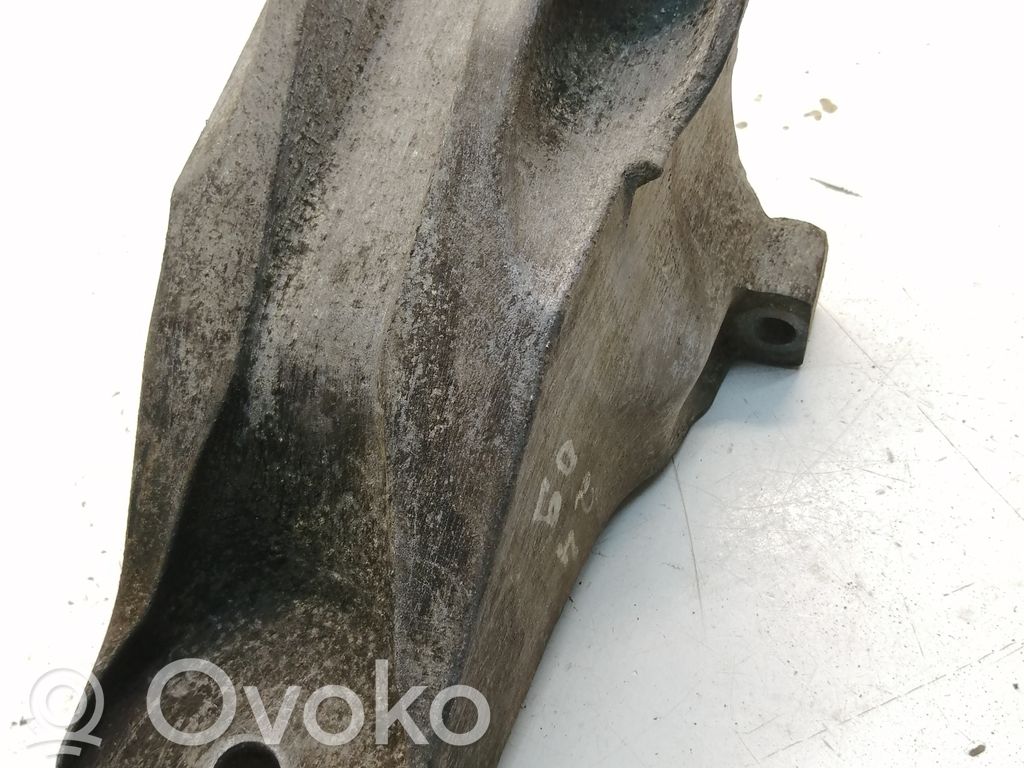 Ford Transit Engine mounting bracket 