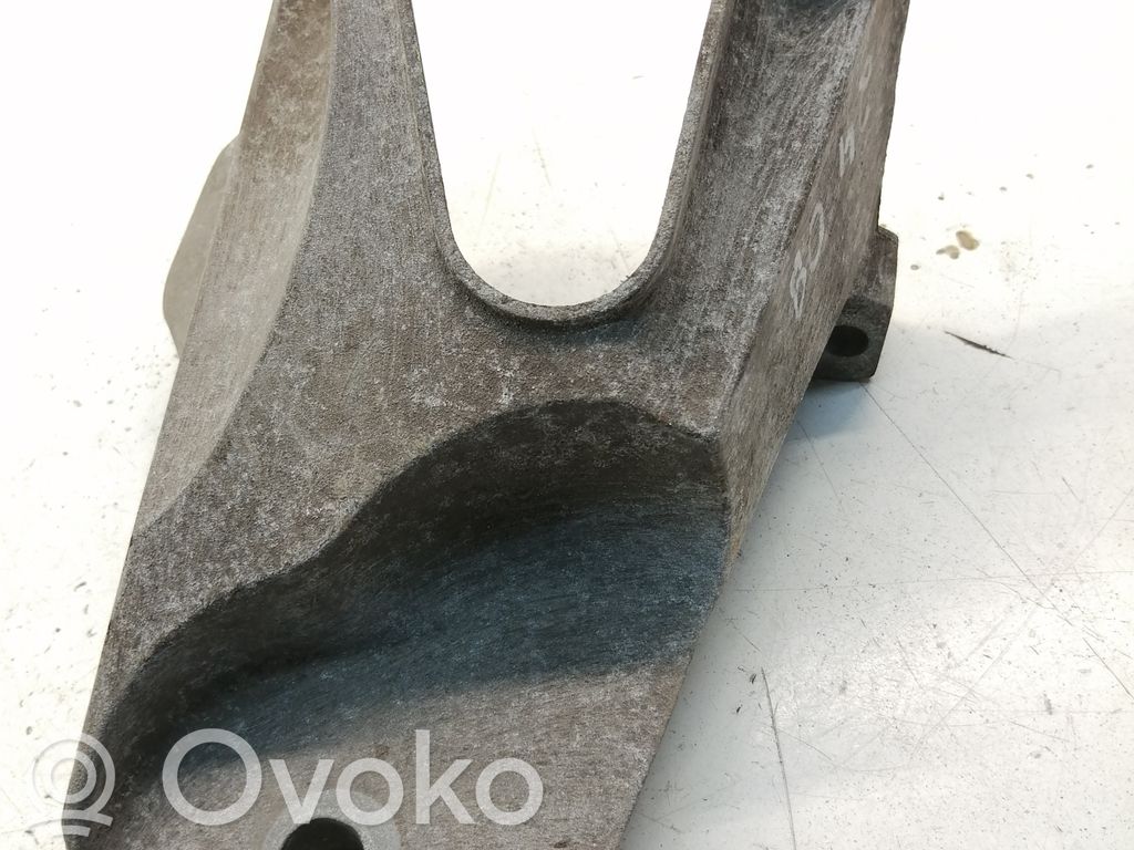 Ford Transit Engine mounting bracket 