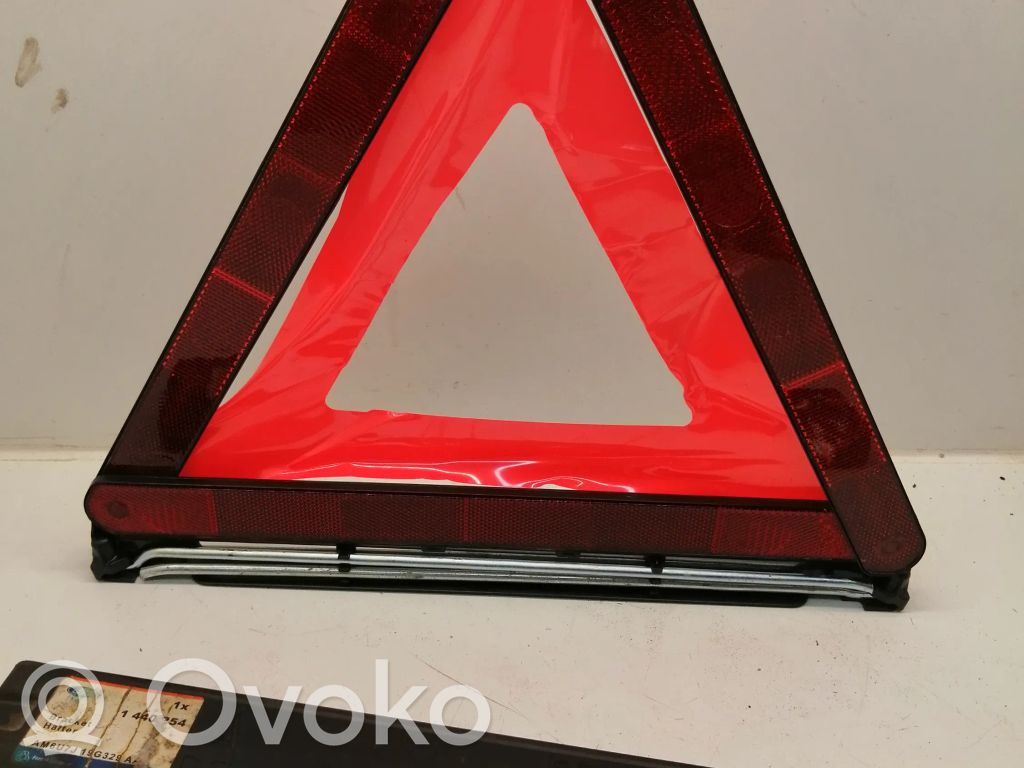 Ford Transit Varoituskolmio 