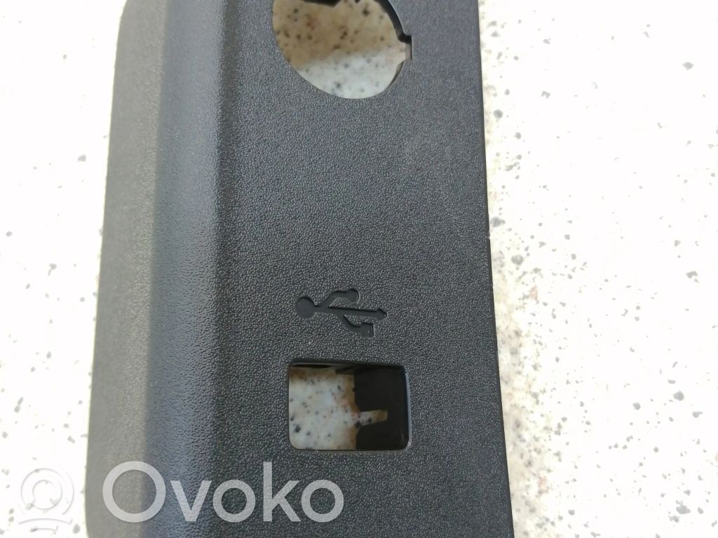 Opel Corsa F Otros repuestos del interior 