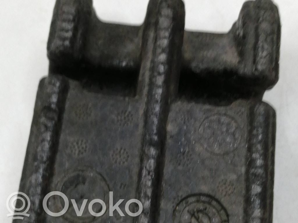 BMW 5 F10 F11 Fender foam support/seal 
