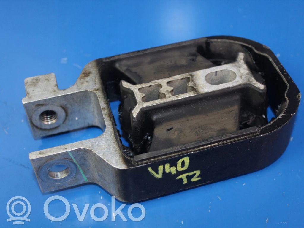 Engine mount bracket