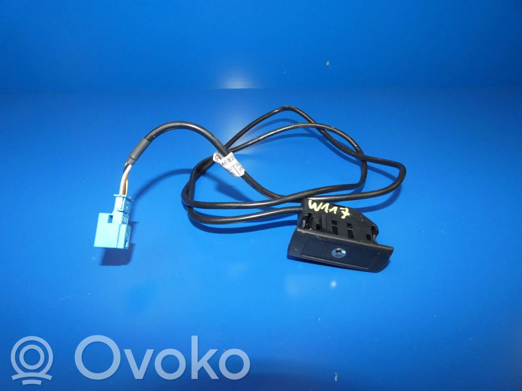 Mercedes-Benz CLA C117 X117 W117 AUX in-socket connector 